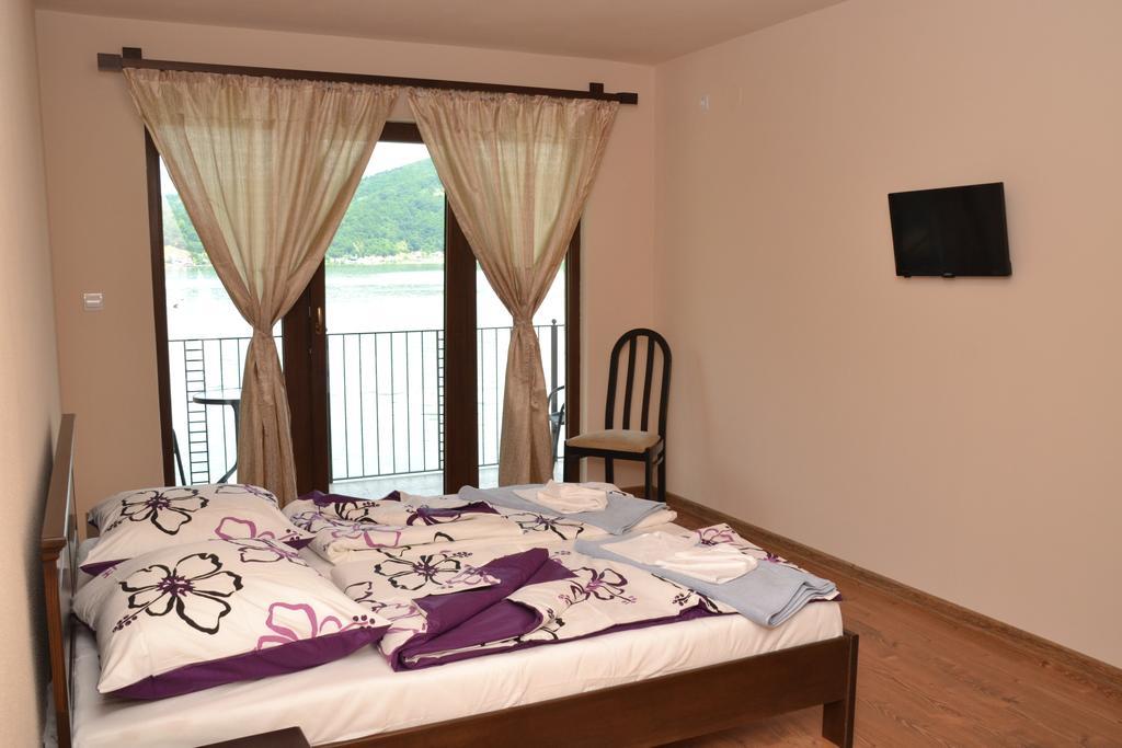 Vila Golful Dunarii Dubova Esterno foto