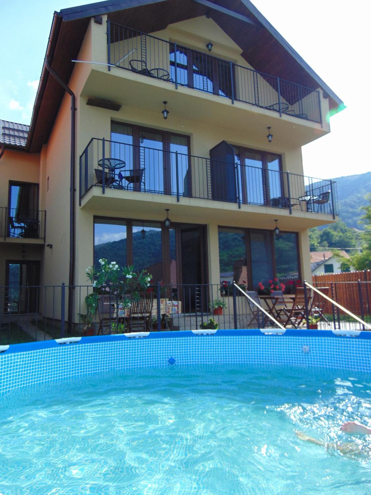 Vila Golful Dunarii Dubova Esterno foto