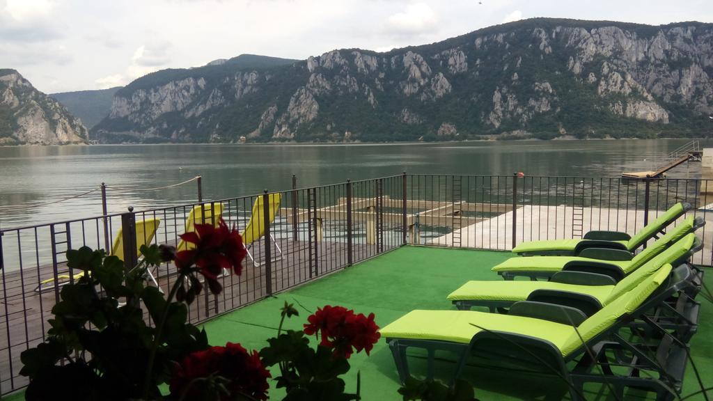 Vila Golful Dunarii Dubova Esterno foto