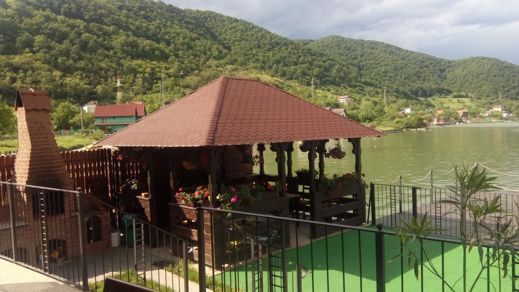 Vila Golful Dunarii Dubova Esterno foto