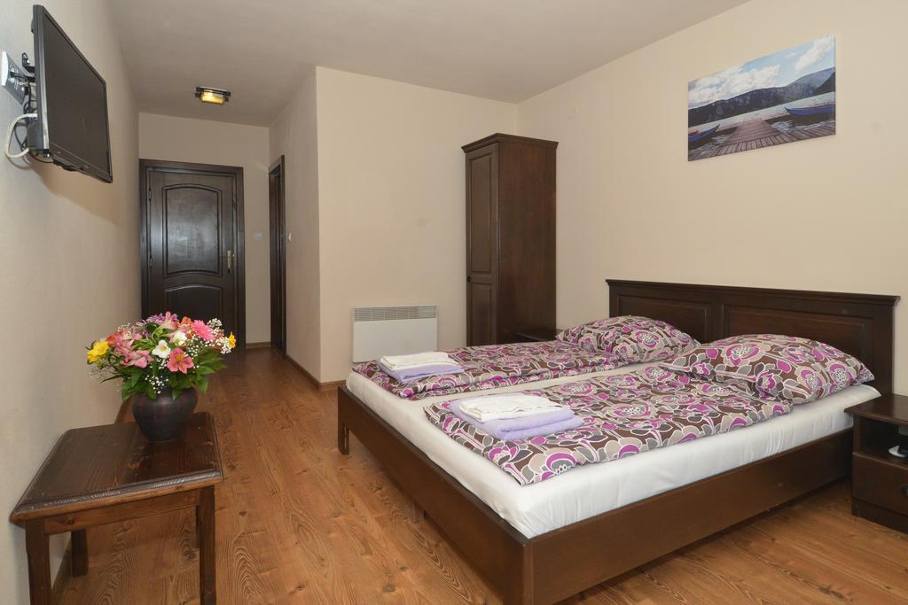 Vila Golful Dunarii Dubova Esterno foto