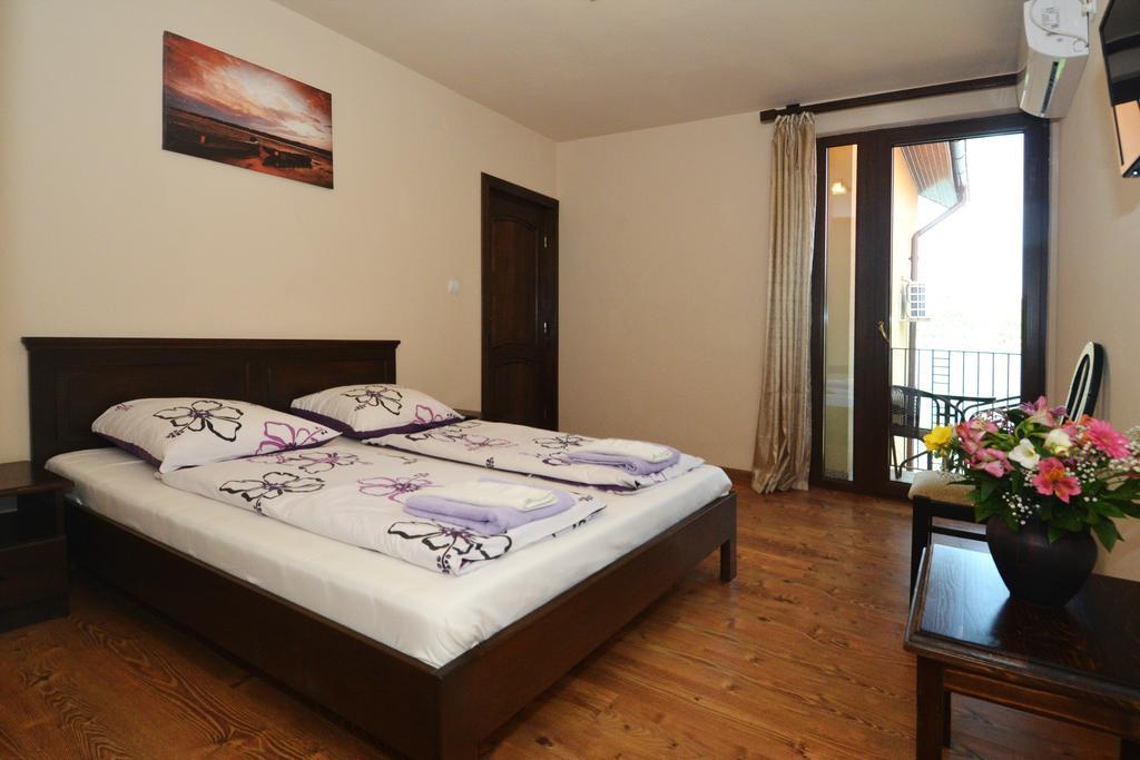 Vila Golful Dunarii Dubova Esterno foto