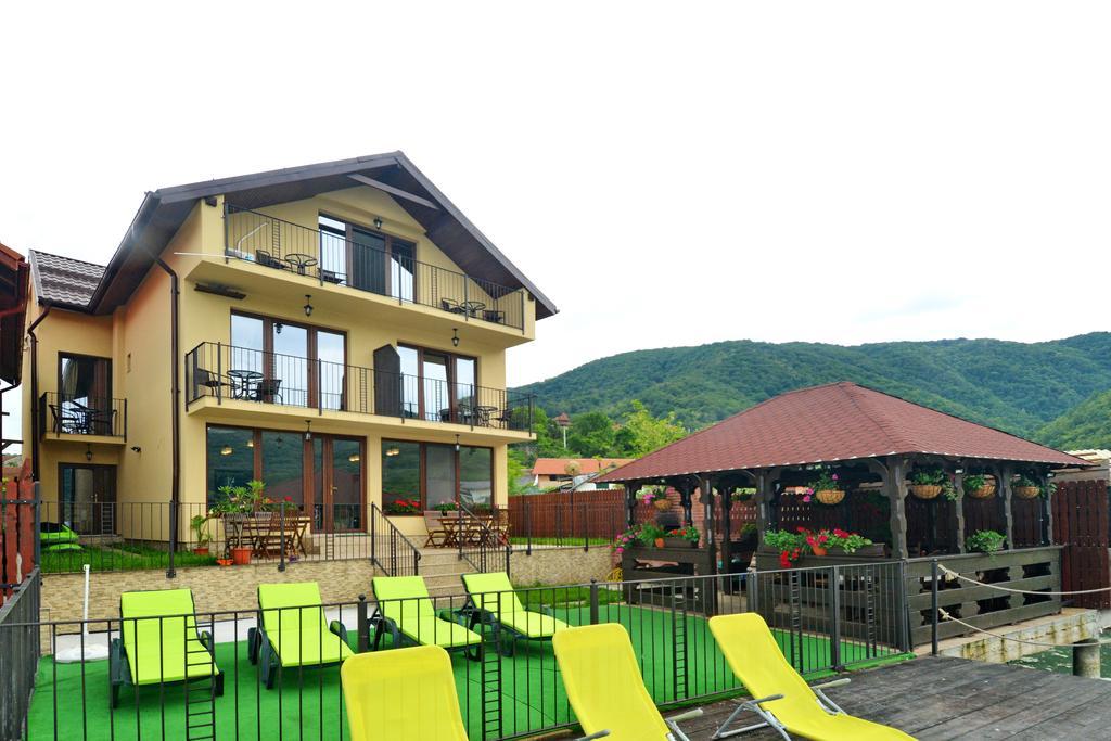 Vila Golful Dunarii Dubova Esterno foto
