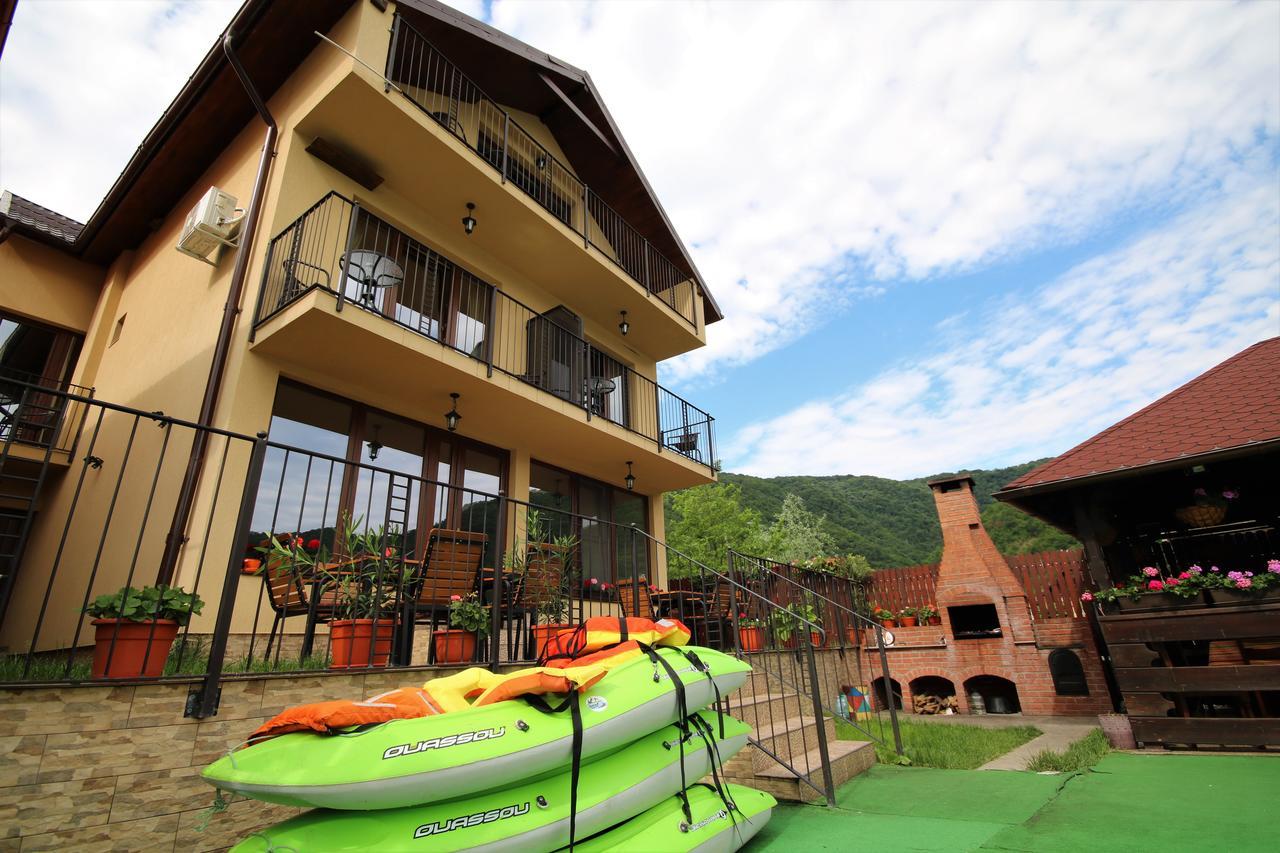 Vila Golful Dunarii Dubova Esterno foto