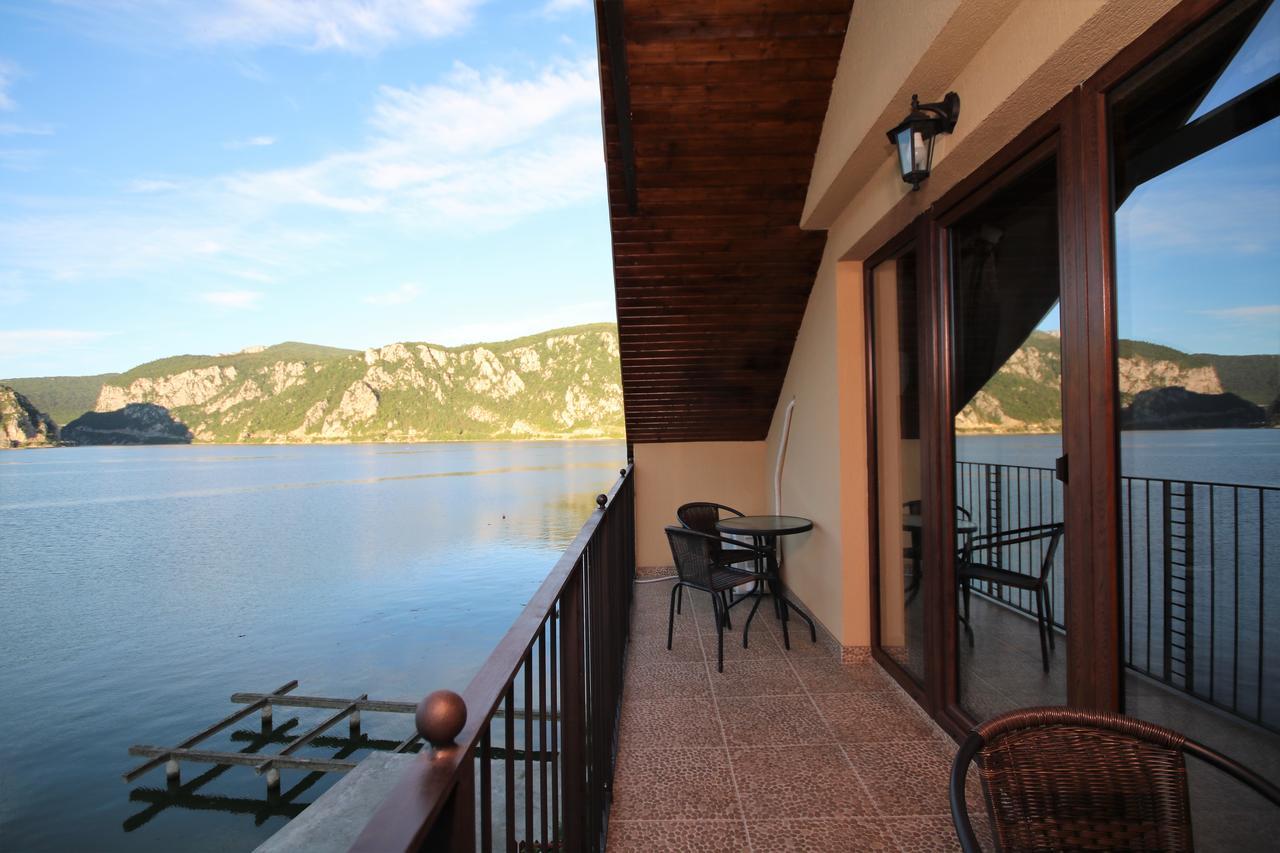 Vila Golful Dunarii Dubova Esterno foto
